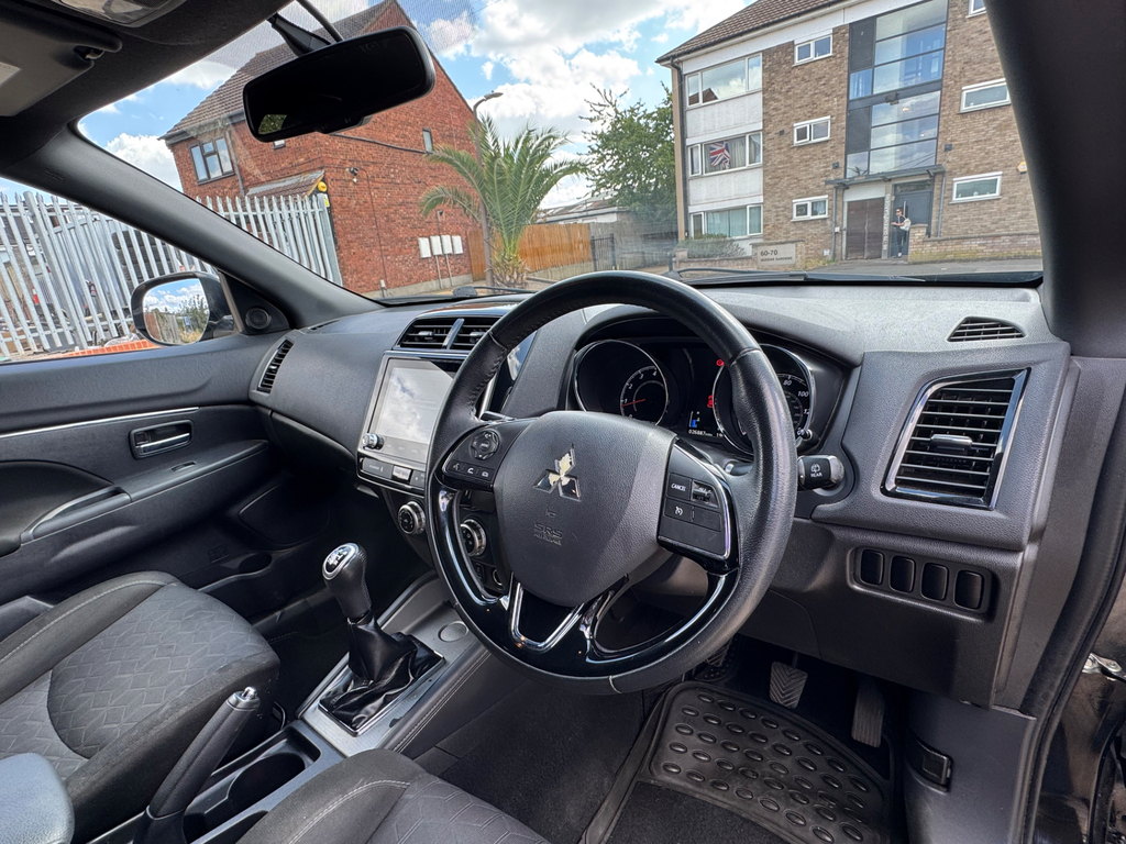 Mitsubishi ASX Dynamic White #11