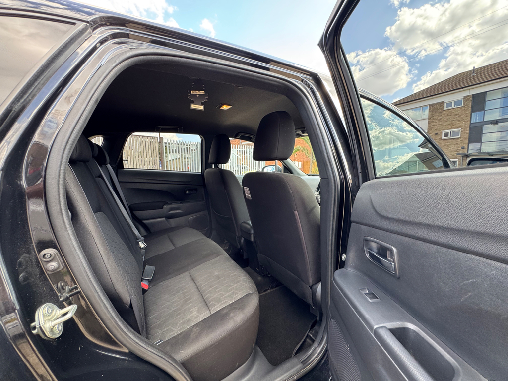 Mitsubishi ASX Dynamic White #30