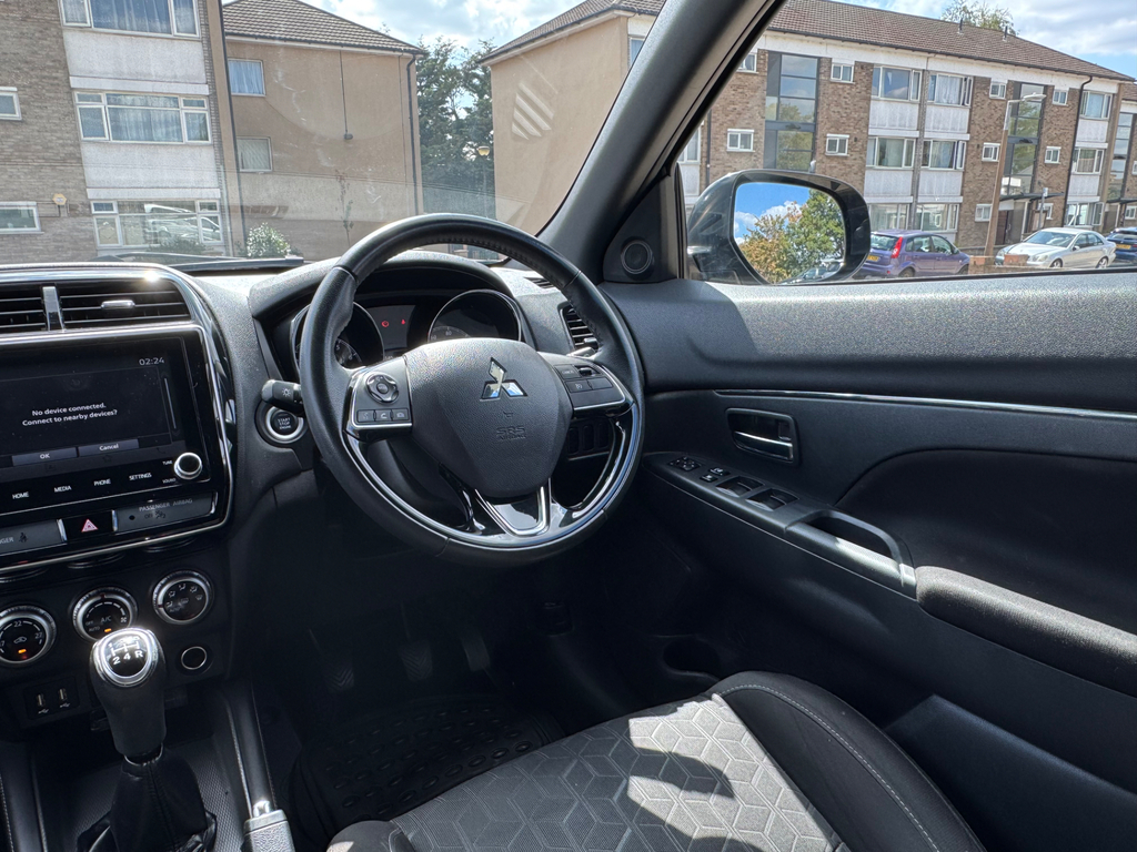 Mitsubishi ASX Dynamic White #43