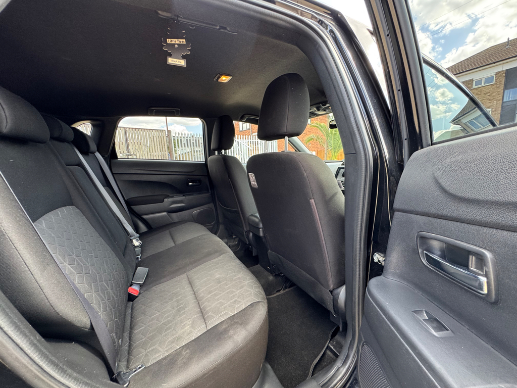 Mitsubishi ASX Dynamic White #31
