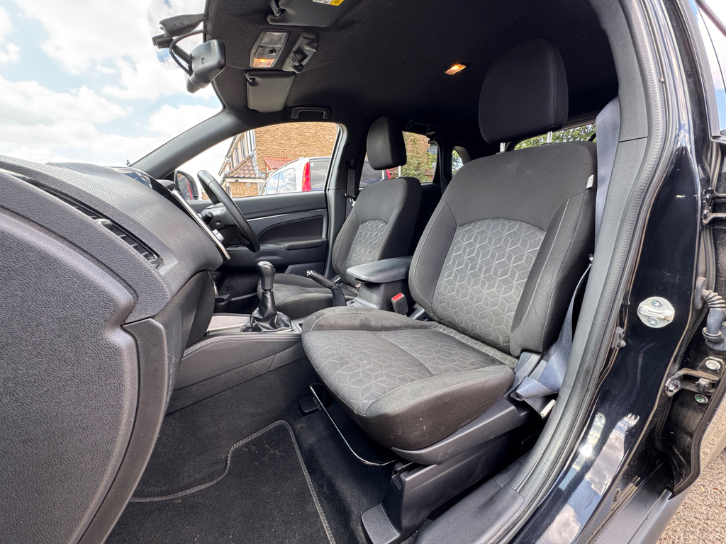 Mitsubishi ASX Dynamic White #20