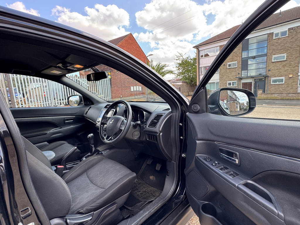 Mitsubishi ASX Dynamic White #9