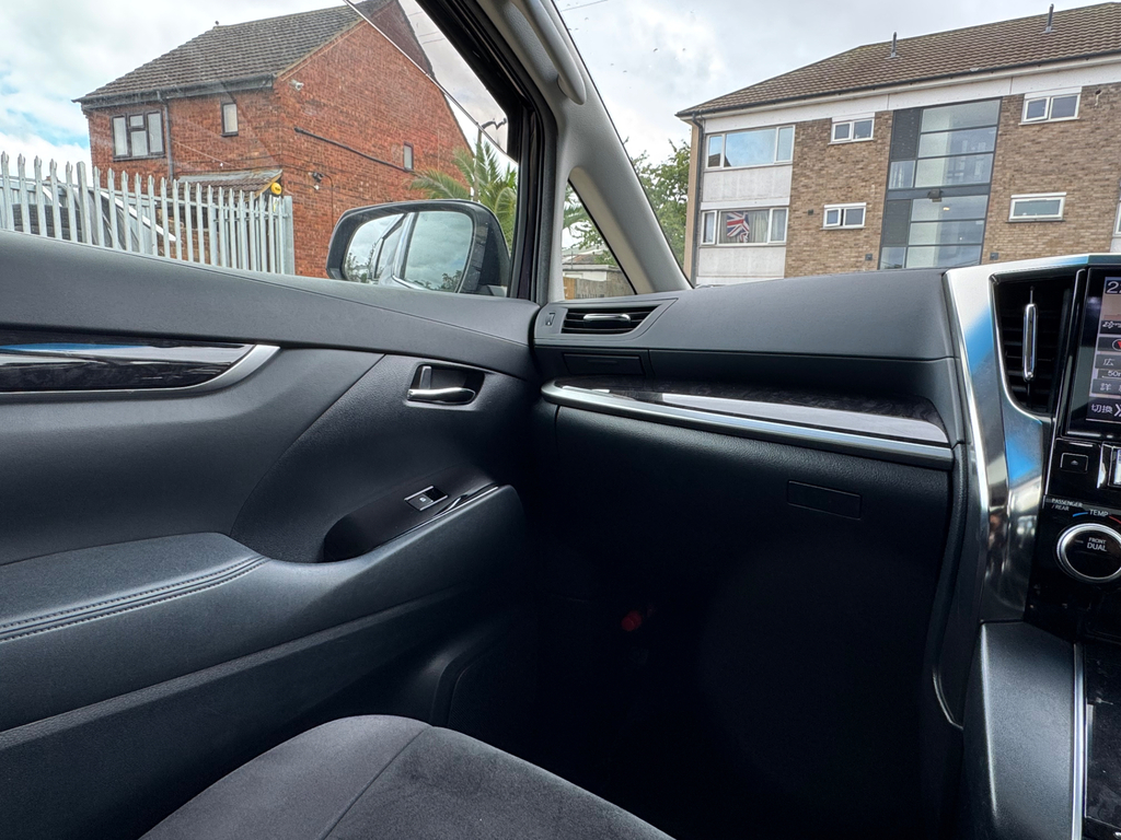 Toyota Vellfire 3.5 V6 Vellfire Executive Black #46