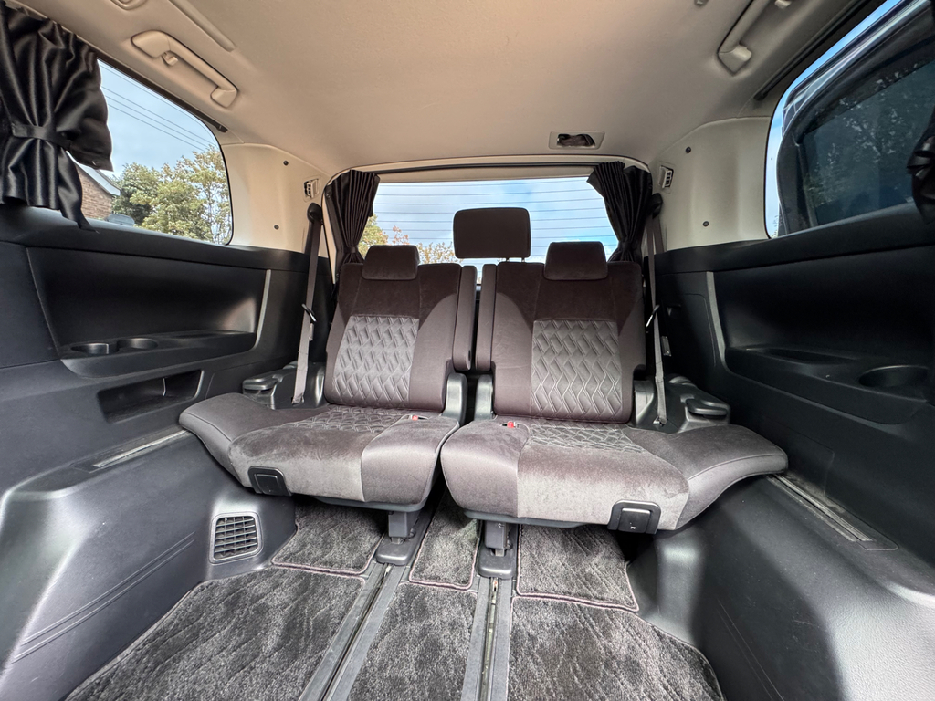 Toyota Vellfire 3.5 V6 Vellfire Executive Black #37