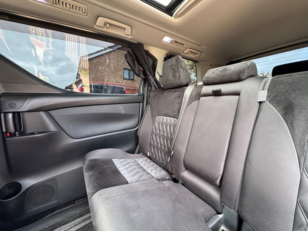 Toyota Vellfire 3.5 V6 Vellfire Executive Black #26