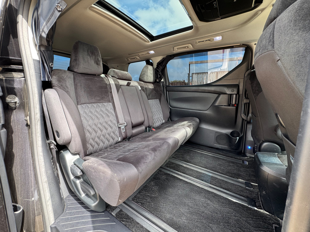 Toyota Vellfire 3.5 V6 Vellfire Executive Black #30
