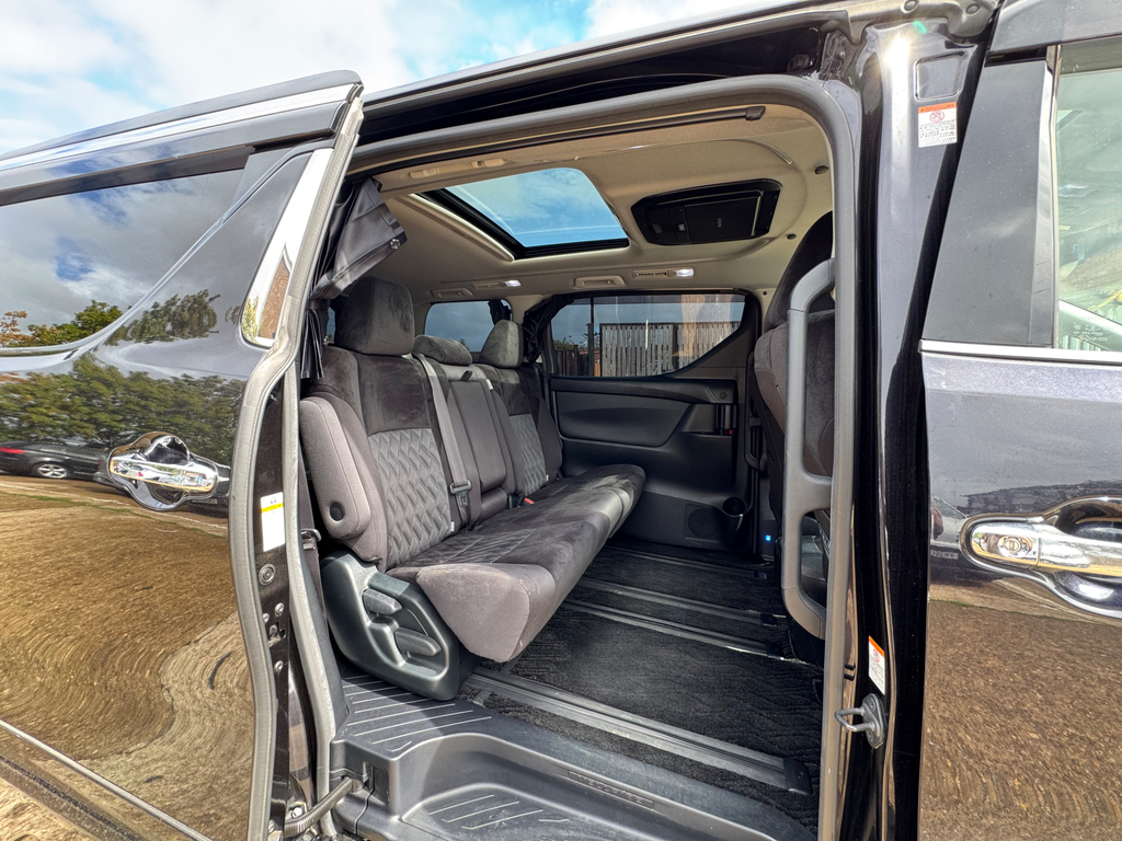 Toyota Vellfire 3.5 V6 Vellfire Executive Black #28