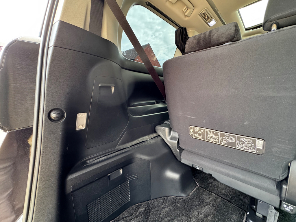 Toyota Vellfire 3.5 V6 Vellfire Executive Black #43