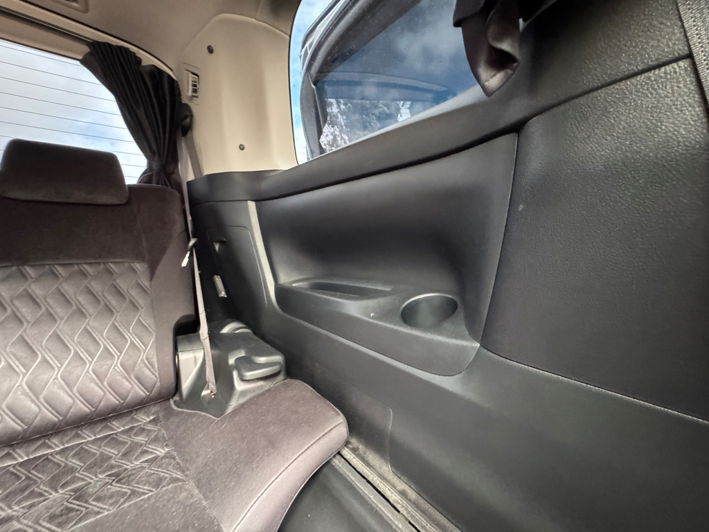 Toyota Vellfire 3.5 V6 Vellfire Executive Black #39