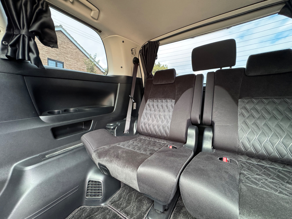 Toyota Vellfire 3.5 V6 Vellfire Executive Black #38