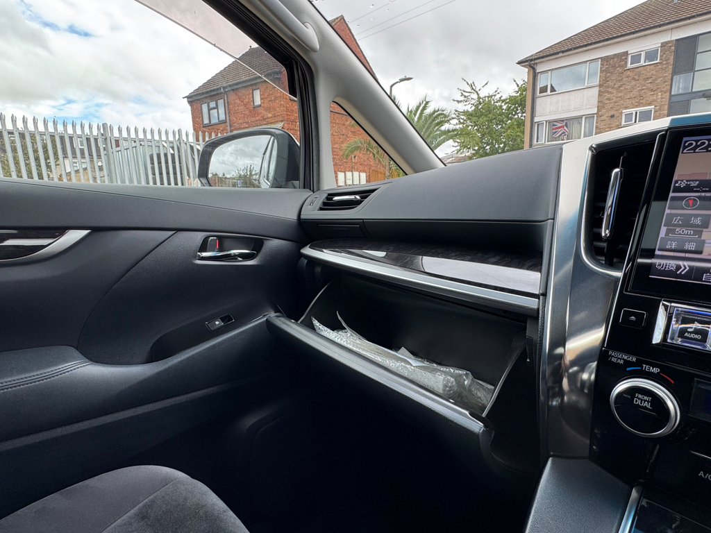 Toyota Vellfire 3.5 V6 Vellfire Executive Black #69