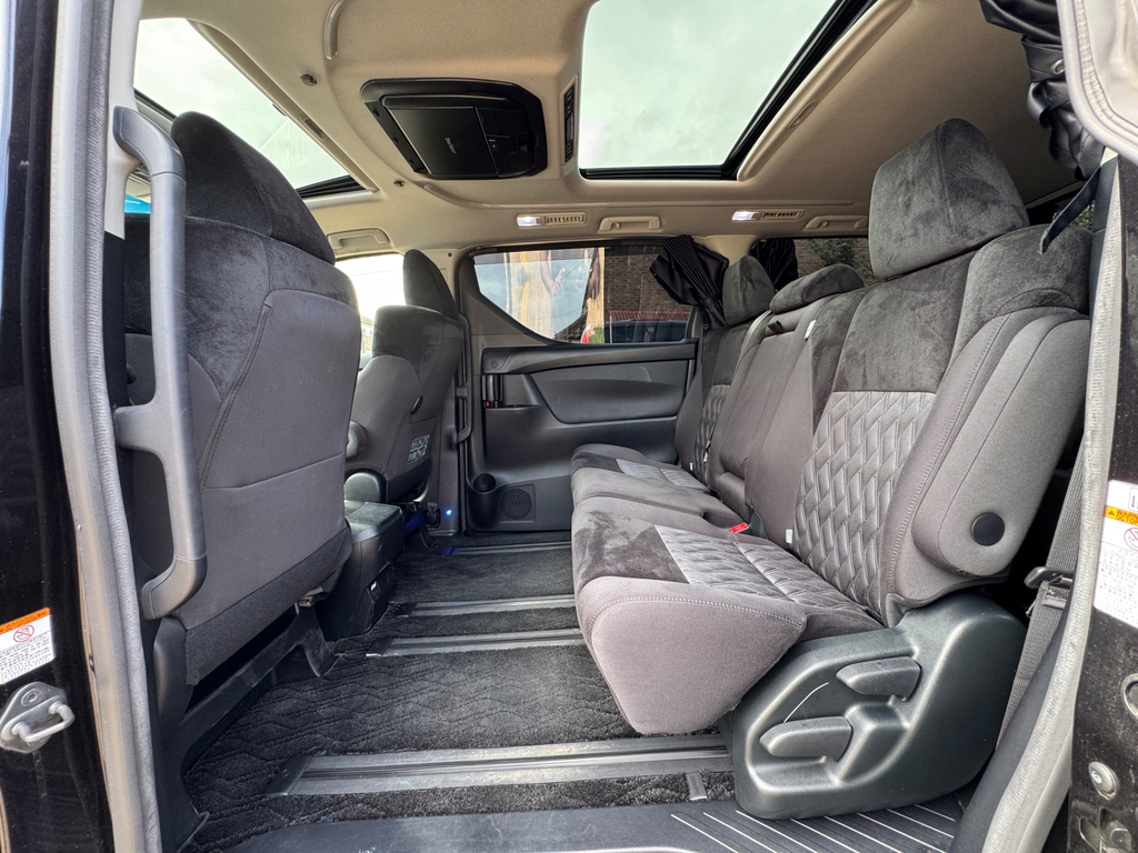 Toyota Vellfire 3.5 V6 Vellfire Executive Black #24