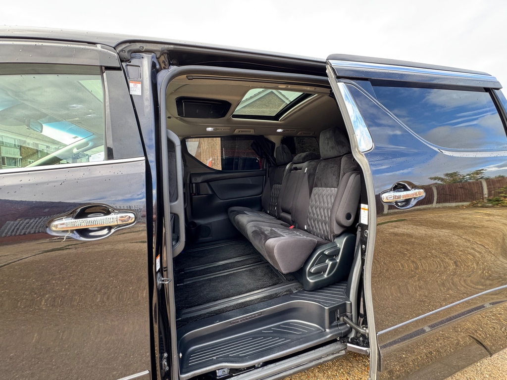 Toyota Vellfire 3.5 V6 Vellfire Executive Black #23