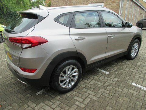 Hyundai Tucson 2.0 Crdi Se White #5