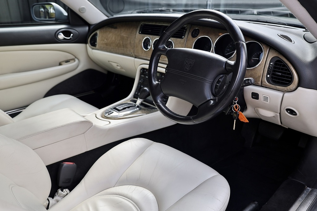 Jaguar XK8 4.2L Null Green #10