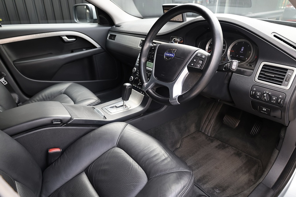 Volvo XC70 Xc70 D5 Se Premium Silver #6
