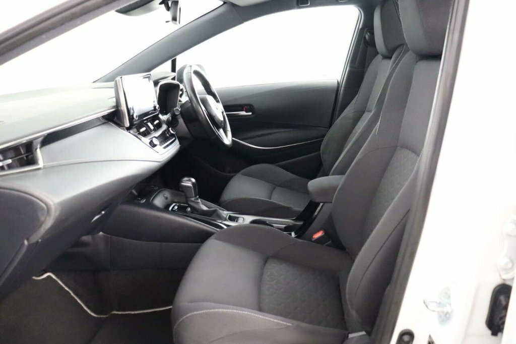 Toyota Corolla Hatchback YE21TNJ White #2
