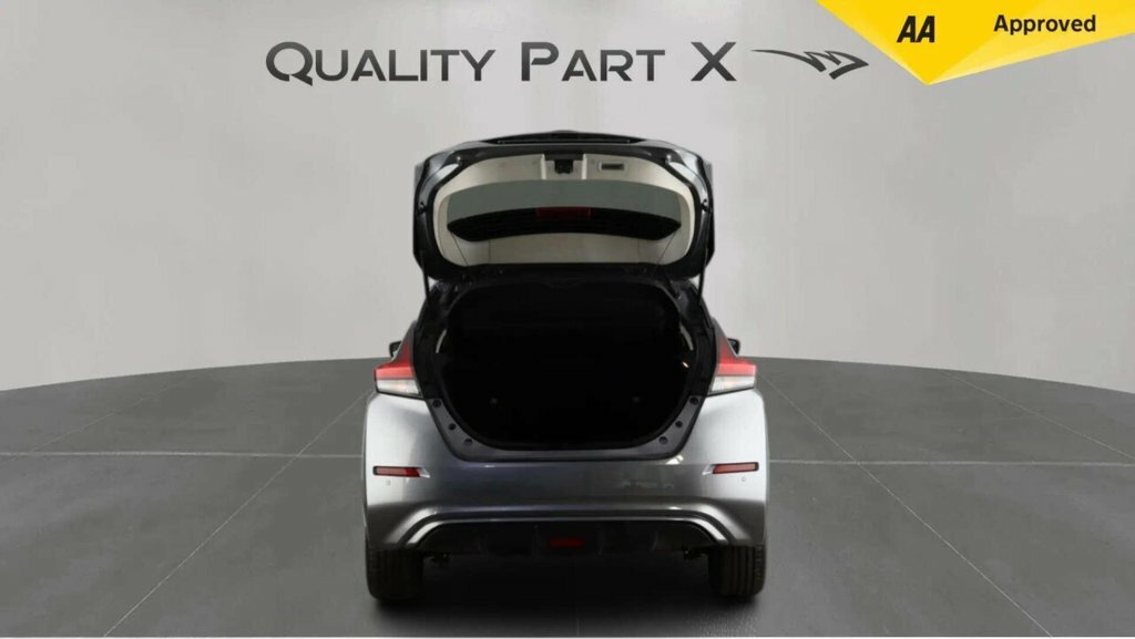 Nissan Leaf 39Kwh Acenta Hatchback 150 Ps Red #10