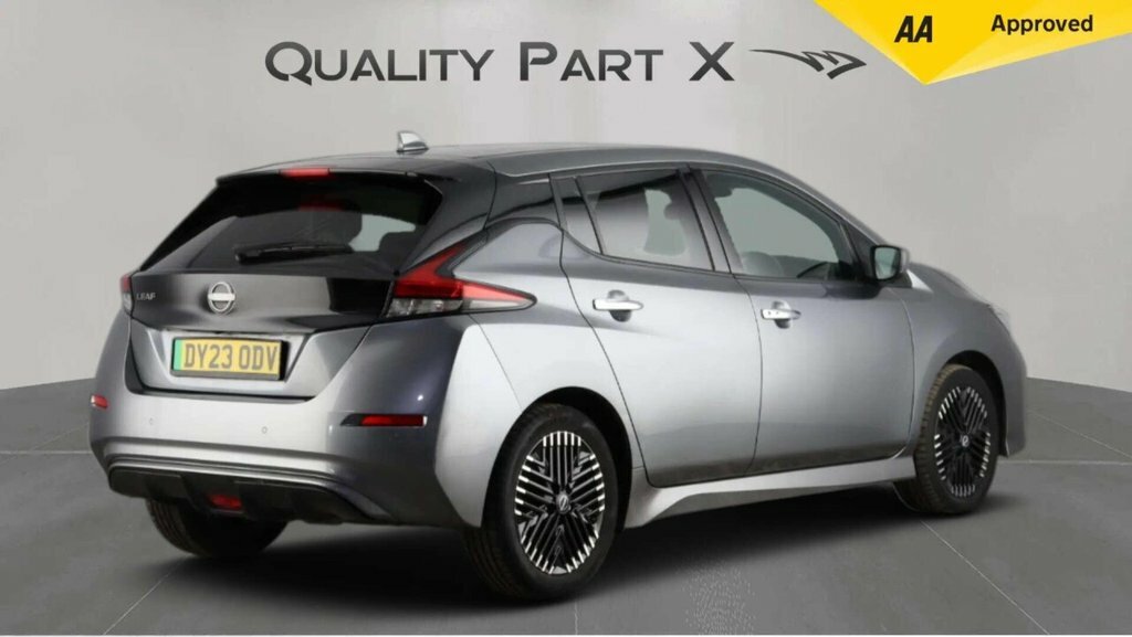 Nissan Leaf Hatchback Grey #6