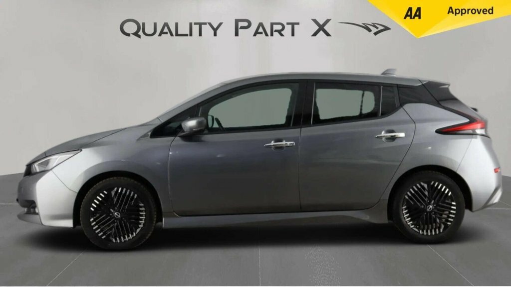 Nissan Leaf 39Kwh Acenta Hatchback 150 Ps Red #9