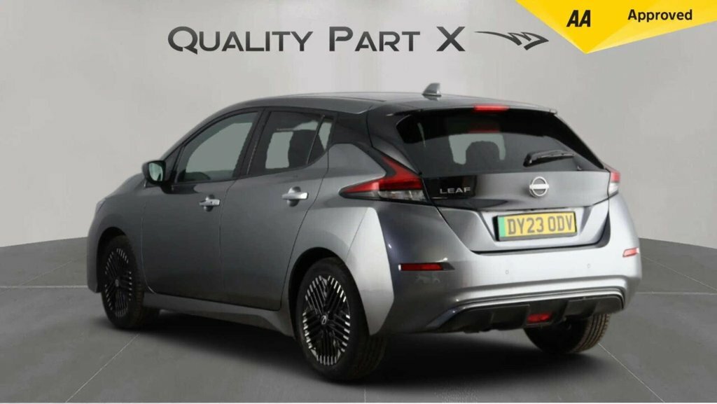 Nissan Leaf 39Kwh Acenta Hatchback 150 Ps Red #8