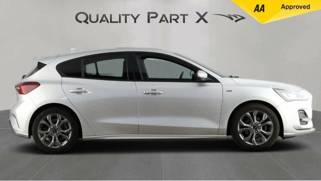 Ford Focus Hatchback LJ23ASN Silver #5