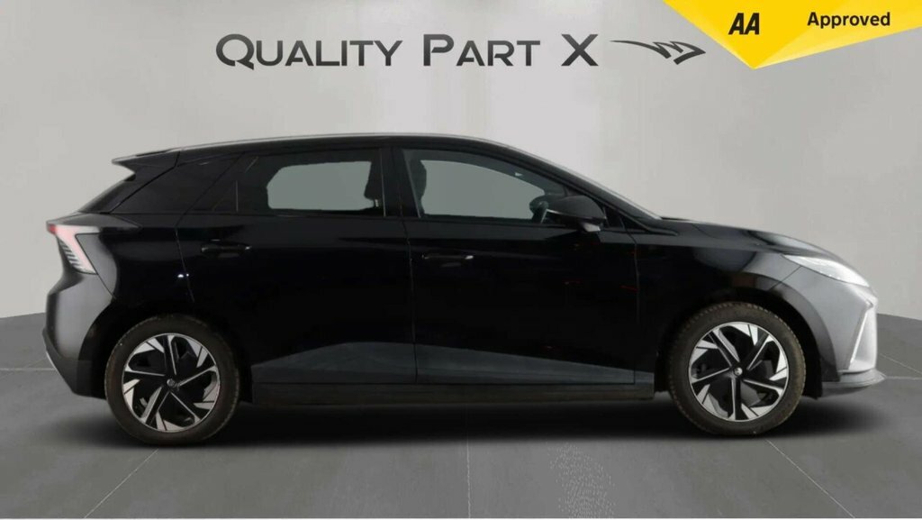MG MG4 Hatchback Black #6