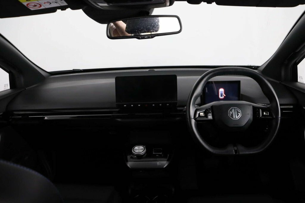 MG MG4 Hatchback Black #2