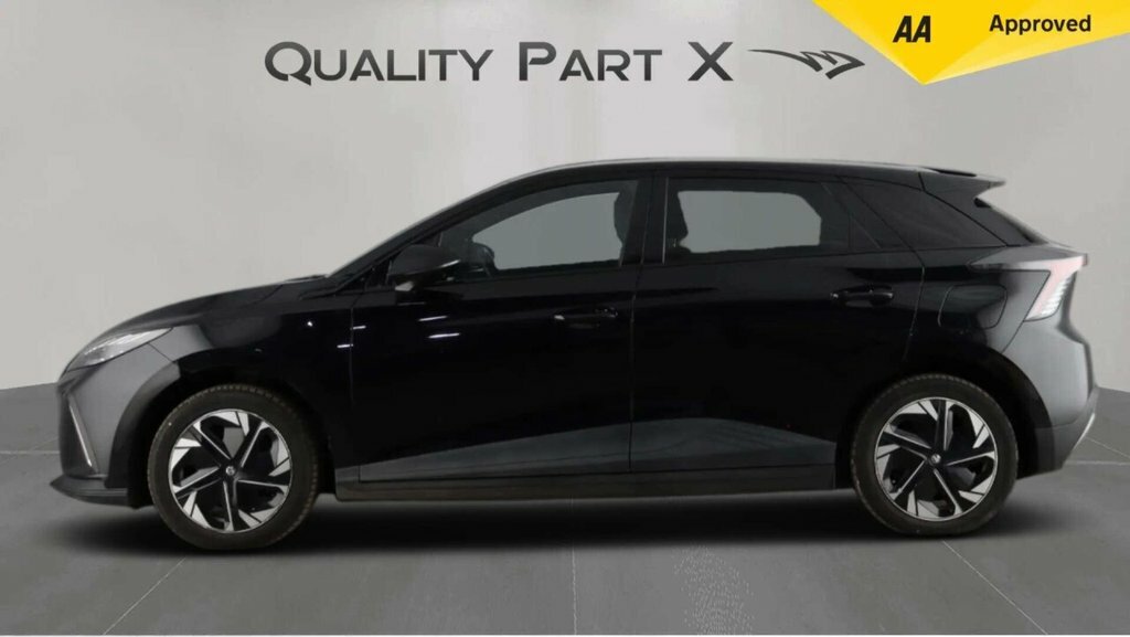 MG MG4 Hatchback Black #5