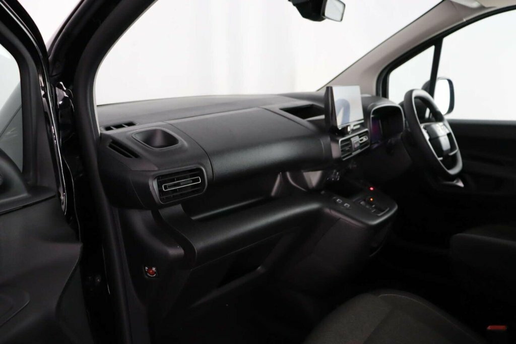 Vauxhall Combo-e Life Pro White #22