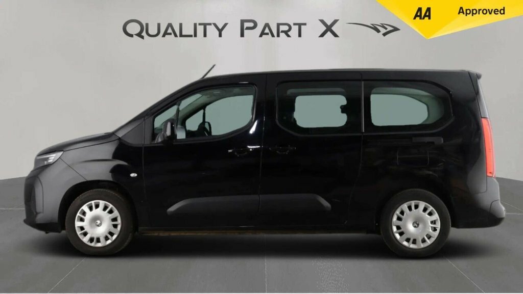 Vauxhall Combo-e Life Pro White #10
