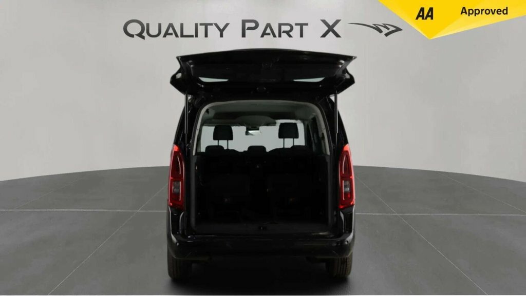 Vauxhall Combo-e Life Pro White #9