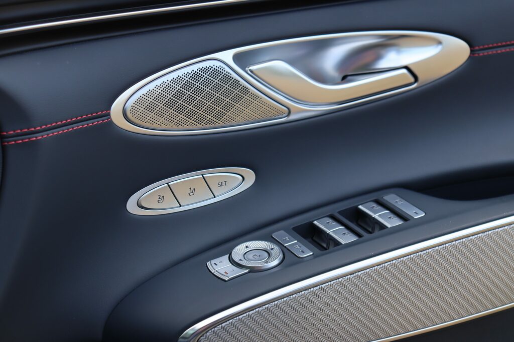 Genesis GV70 Premium Black #27