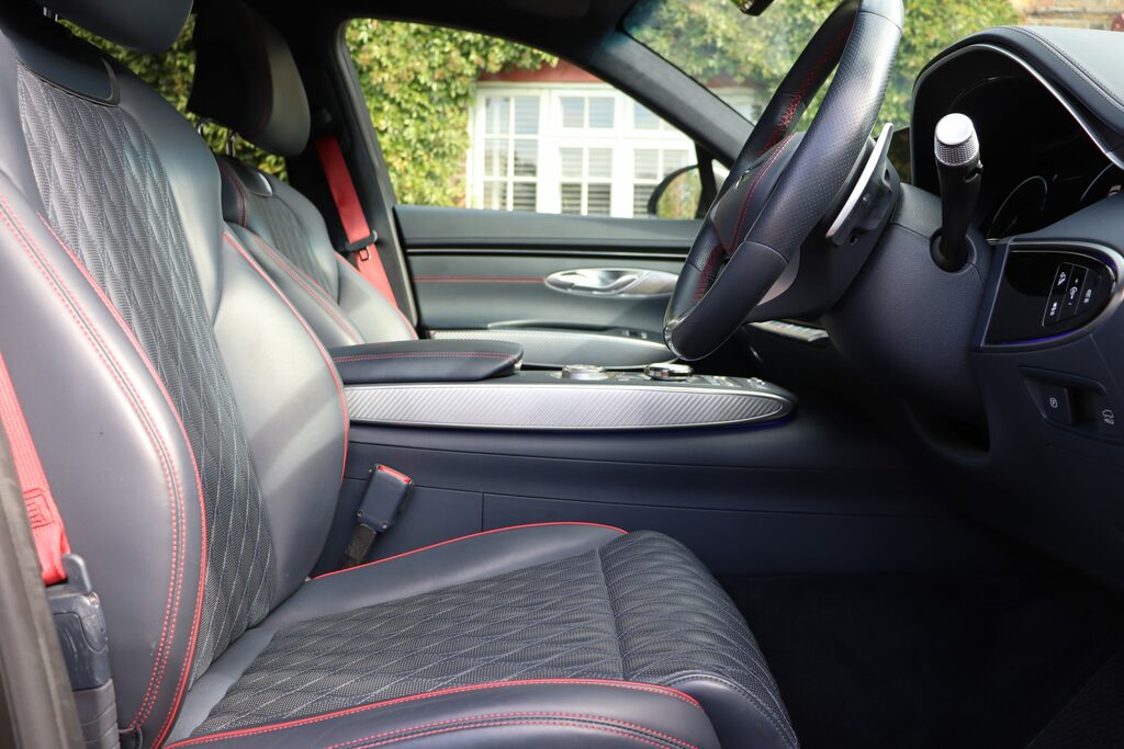 Genesis GV70 Premium Black #28
