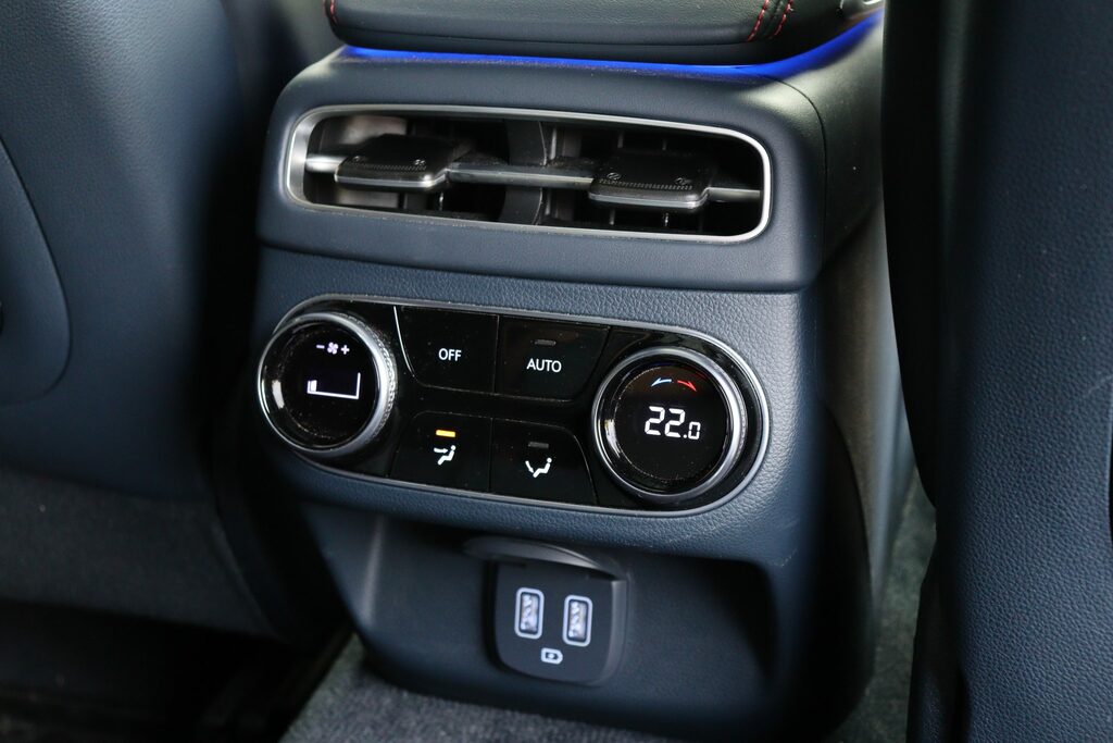 Genesis GV70 Premium Black #15