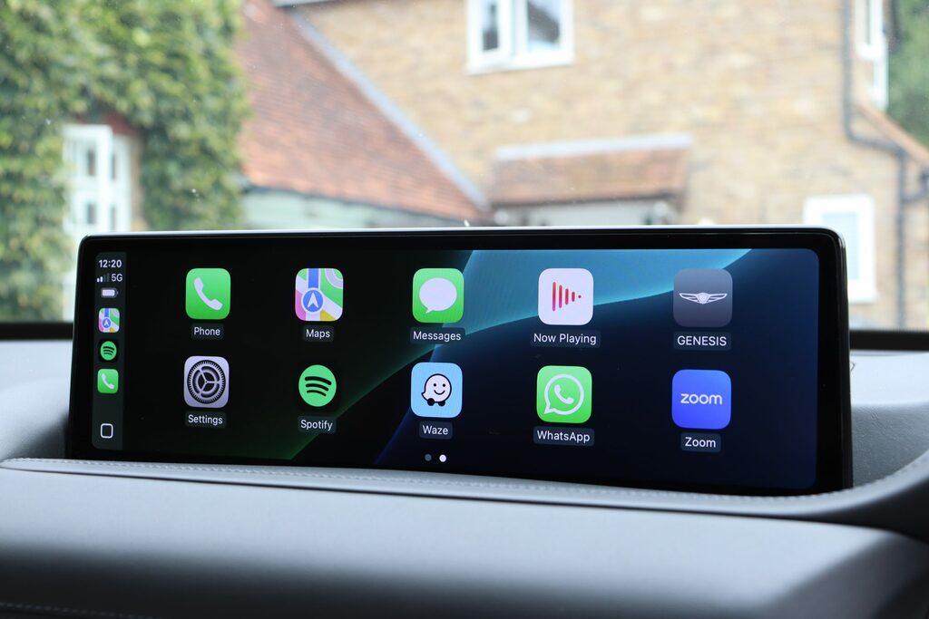 Genesis GV70 Premium Black #18