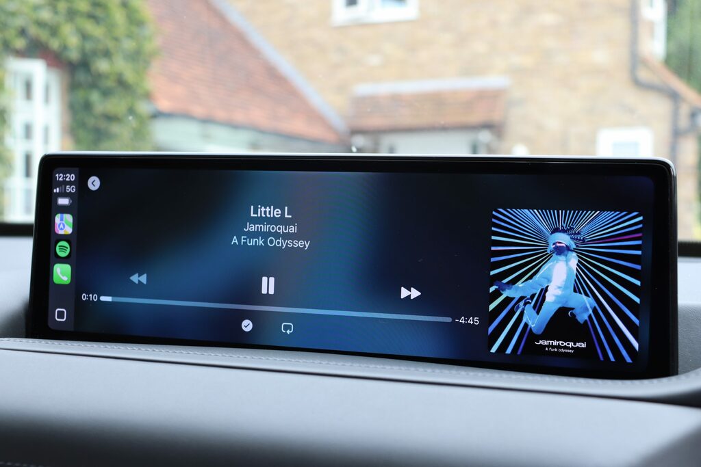 Genesis GV70 Premium Black #19