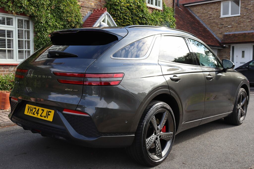 Genesis GV70 Premium Black #7