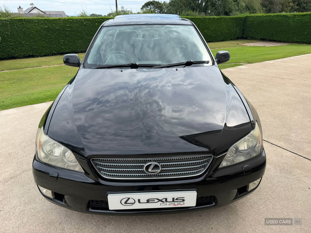 Lexus IS 200 2.0 S Black