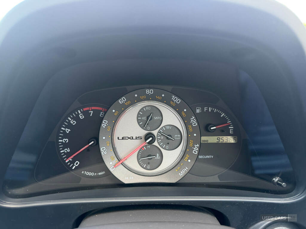 Lexus IS 2.0 200 Se Silver #21