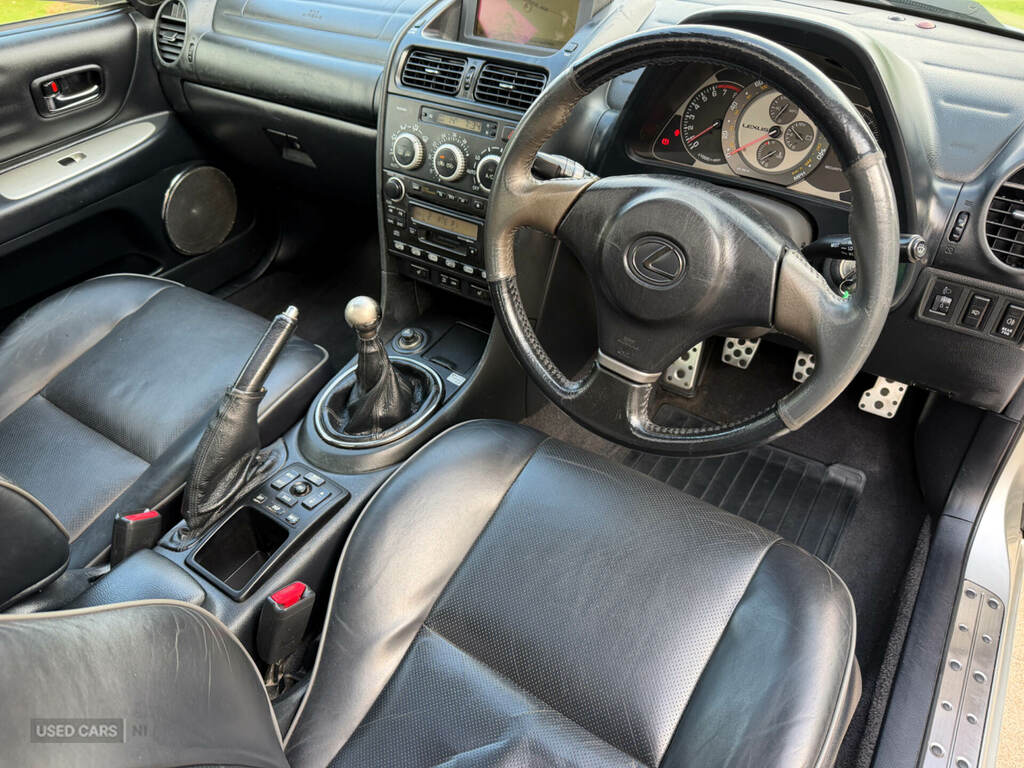 Lexus IS 2.5 Se Silver #22