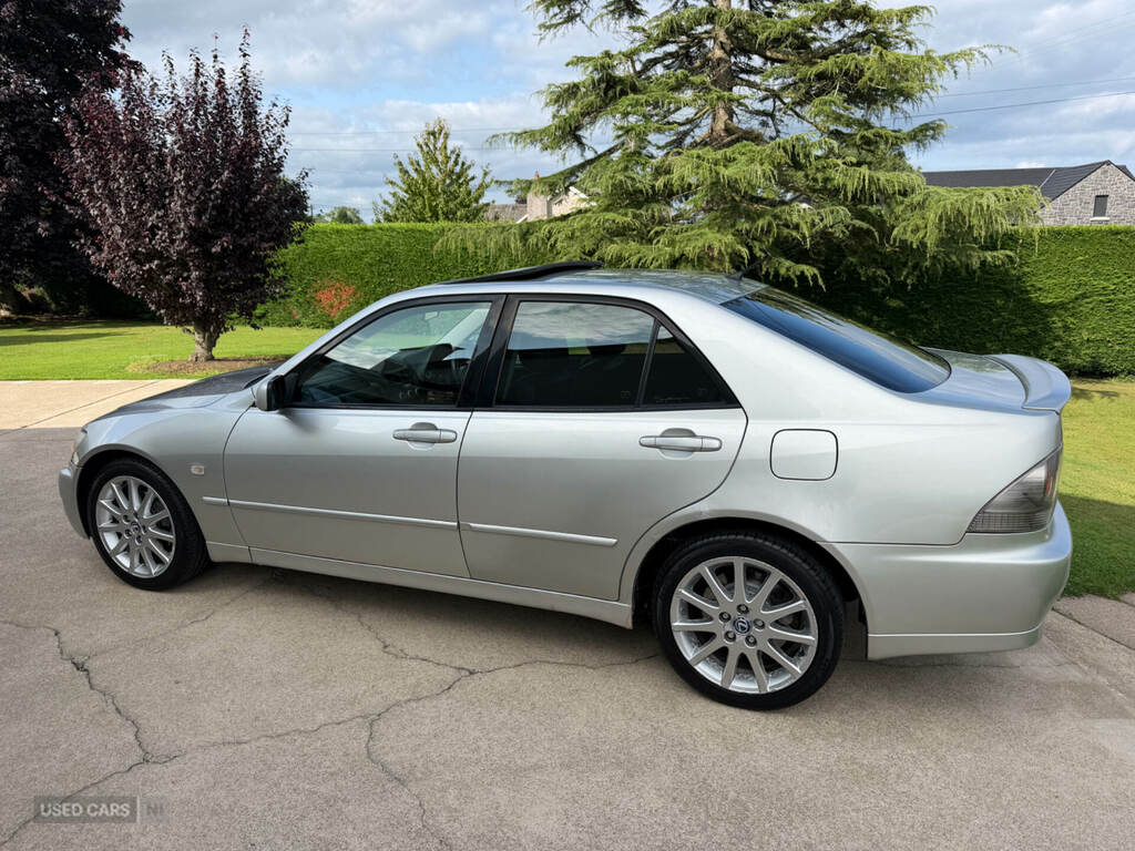 Lexus IS 2.5 Se Silver #9