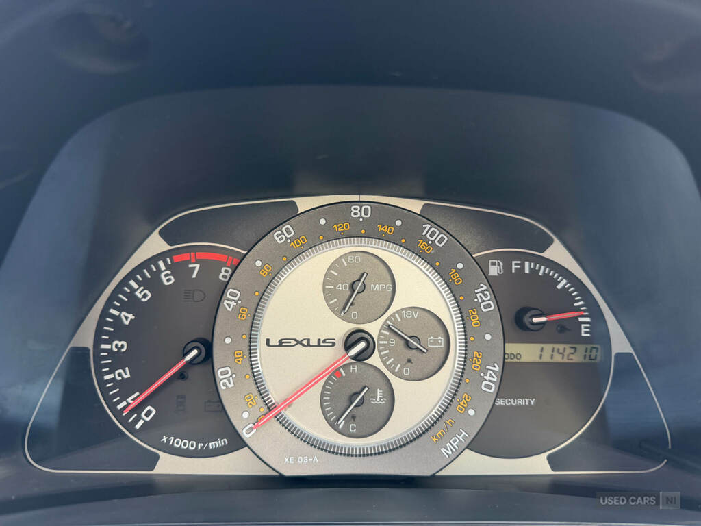 Lexus IS 2.5 Se Silver #27