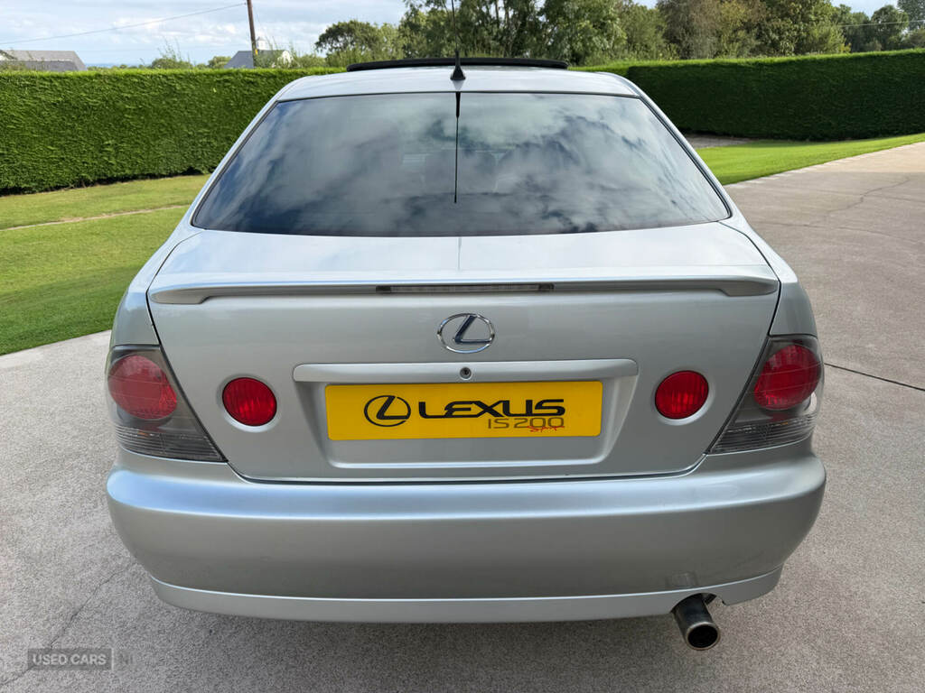 Lexus IS 200 2.0 Sport Silver #4