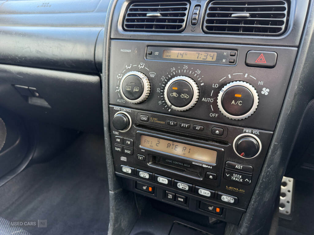 Lexus IS 2.5 Se Silver #21