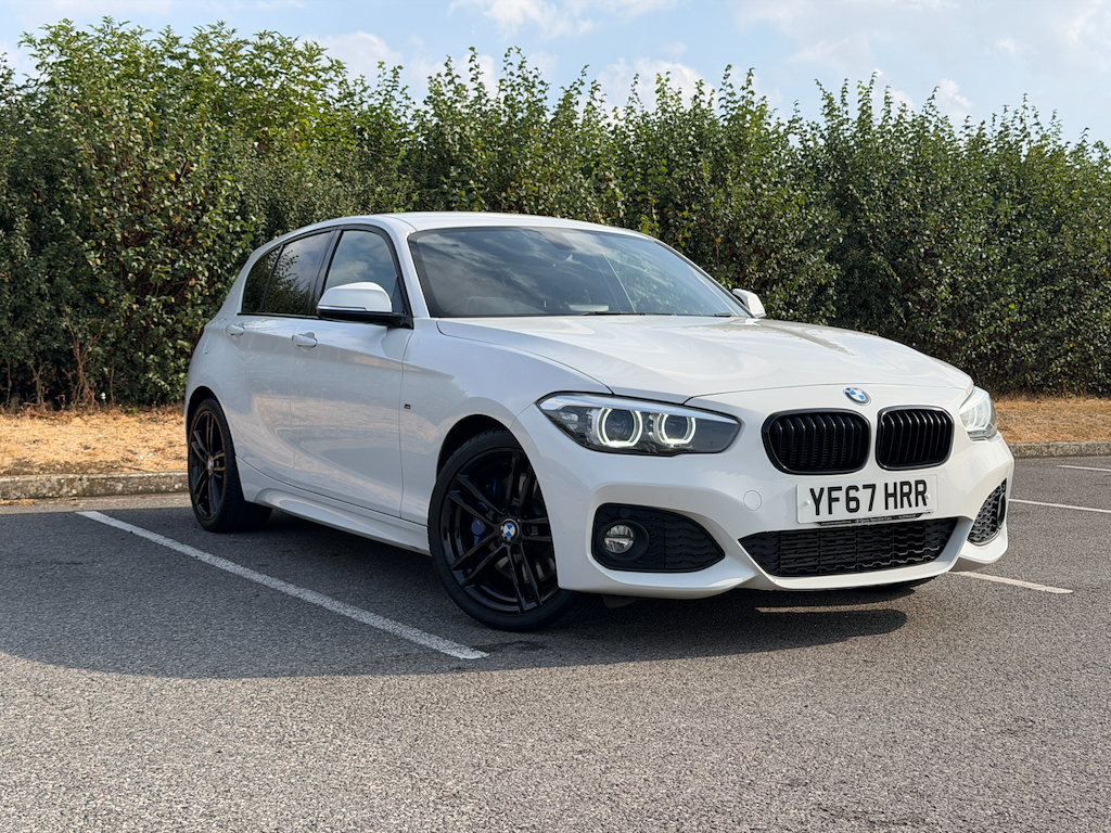 BMW 1 Series 1.5 L 1.5 118I M Sport Shadow Edition Hatchback White