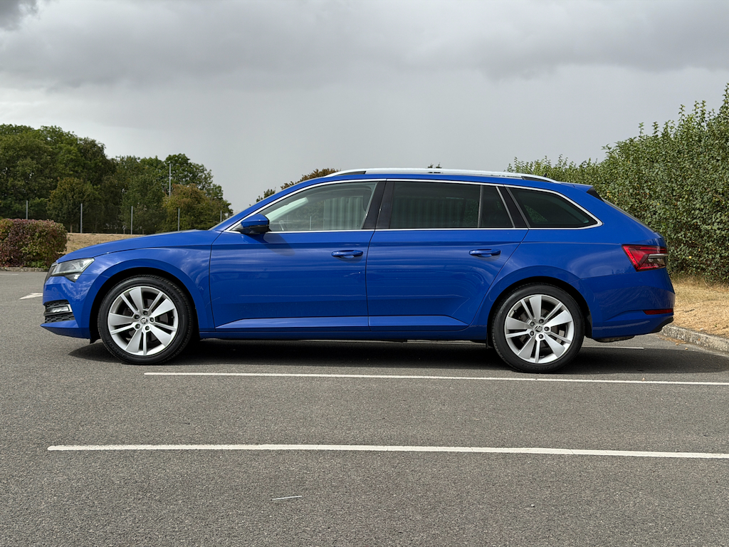 Skoda Superb 1.5 L 1.5 Tsi Act Se L Estate Eu Blue #4