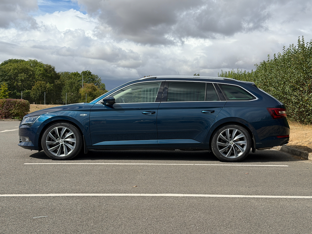 Skoda Superb 2.0 Tsi Laurin Amp Klement Estate Dsg Blue #4