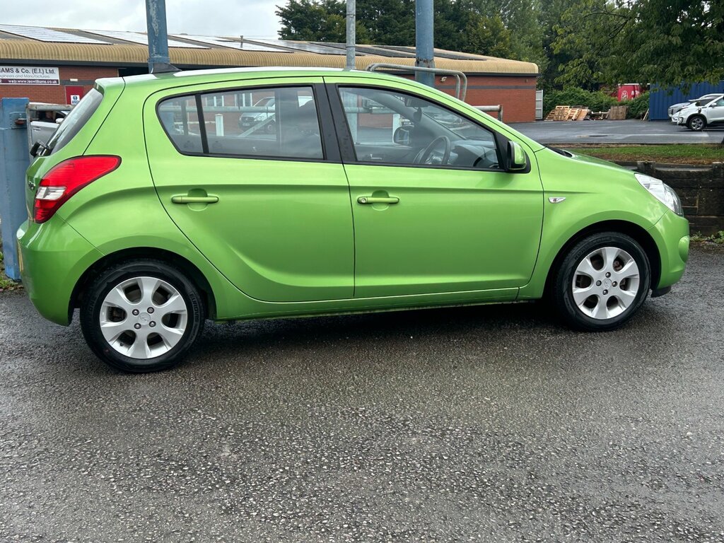Hyundai I20 Comfort Red #4