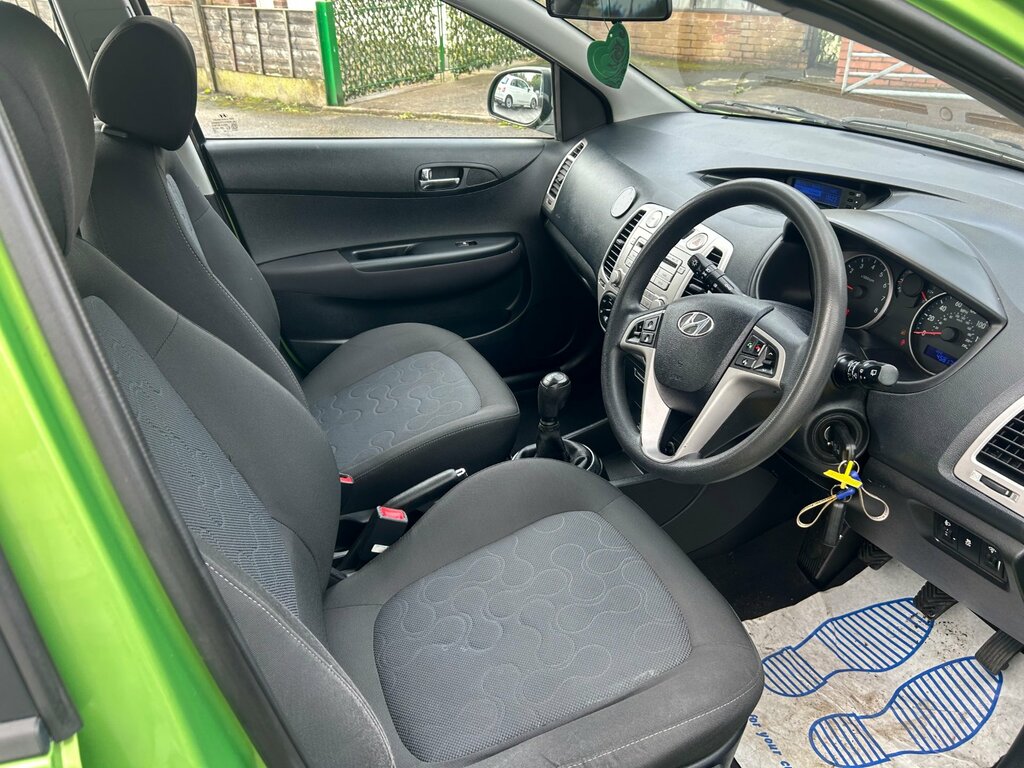 Hyundai I20 Comfort Red #11